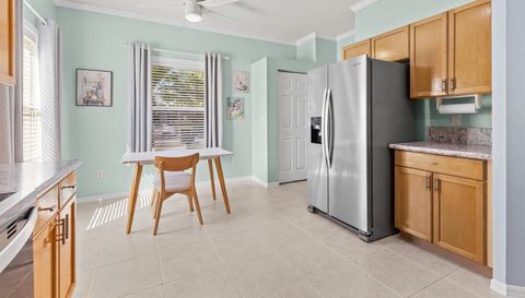 311 SW Coconut Key Way