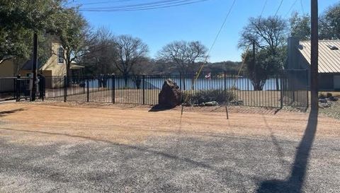 809 Sunrise LN
