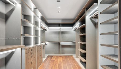 1300 Brickell Bay Dr