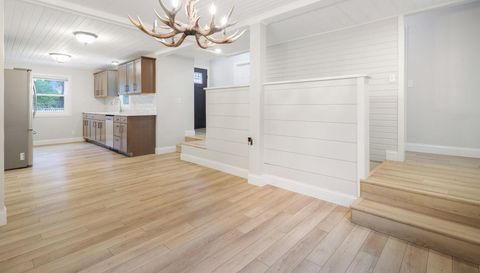 2454 221st Avenue NE