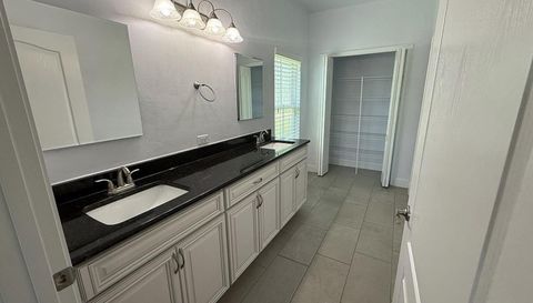 12604 NW 11th Pl