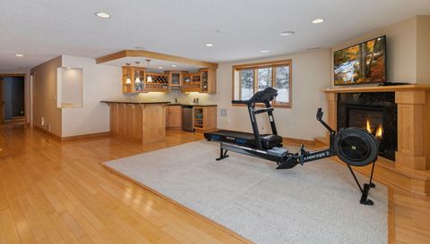 2728 Headland Court SW