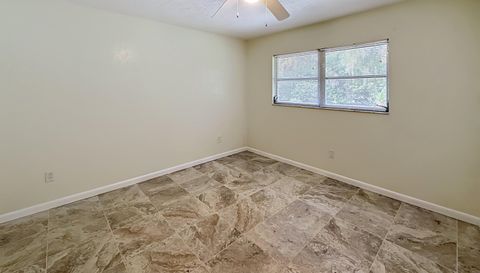 3944 NW 40th Ct