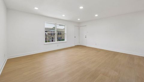 5050 Matilda St #225
