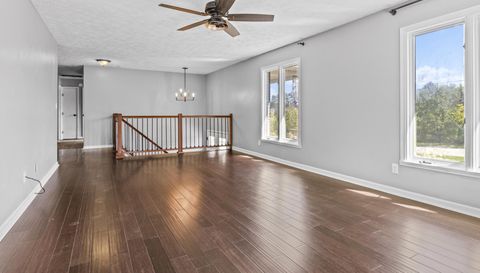 272 Canterbury Dr