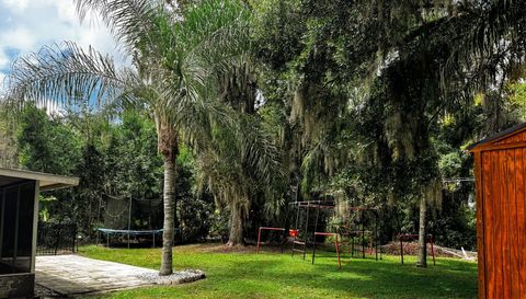 46 Palm Dr