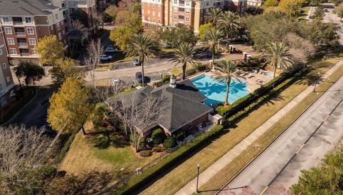 4480 Deerwood Lake