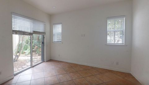 949 Harbor View N