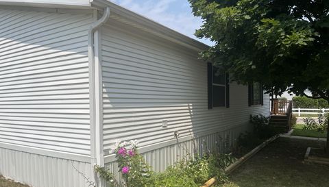 415 Crimson King Cir