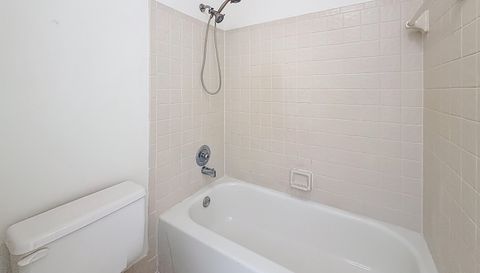 7496 Courtyard Run E