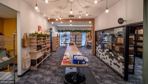 223 Broadway Avenue N