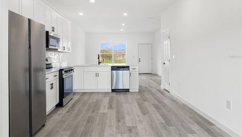 833 E COLVILLE DR