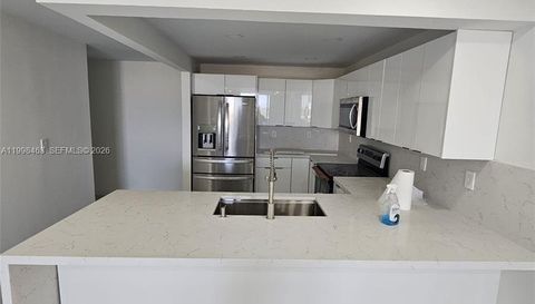 7125 Bay Dr