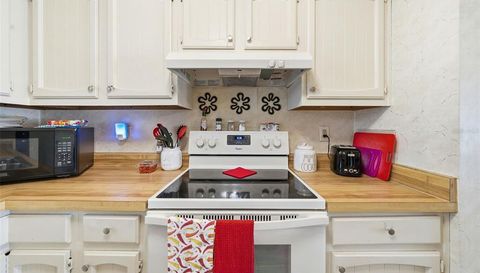 110 N TREMAIN STREET