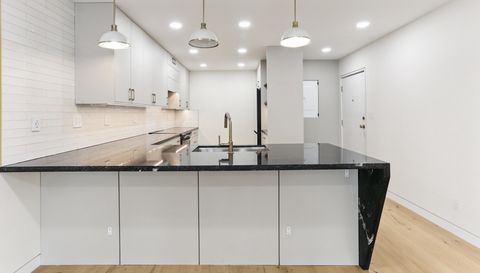 100 Edgewater Dr APT 142