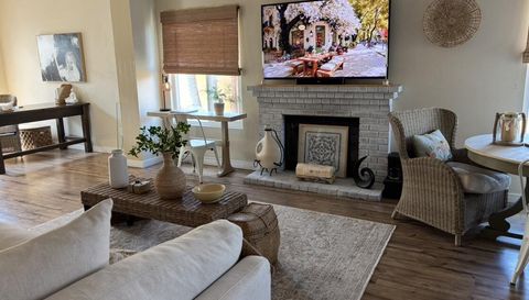 2422 Summerhill Dr