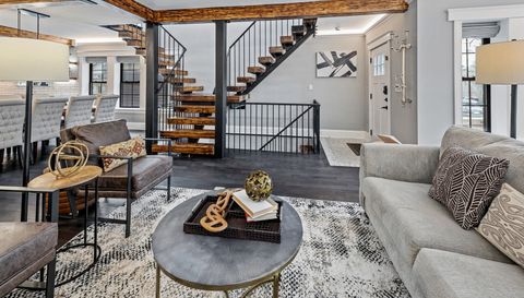 2712 W Sunnyside Avenue