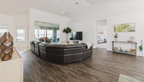 240 N Country Club Dr