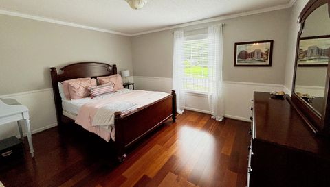 5911 N Shenandoah Rd