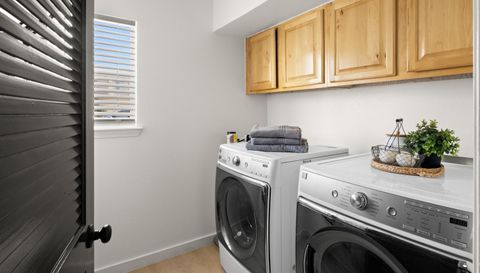 1645 Playa Del Sol St