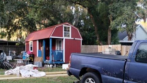 305 LAKESIDE AVENUE