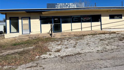 220 HWY 261