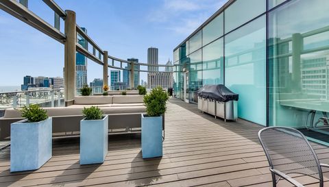 600 N Fairbanks Court