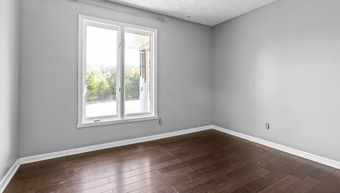272 Canterbury Dr