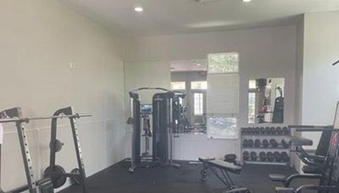 13700 Richmond Park Dr N