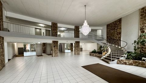 18 E Old Willow Road