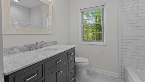 314 Lamplighter Ln SE