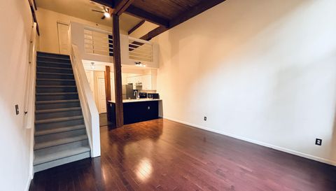 25 Grand St