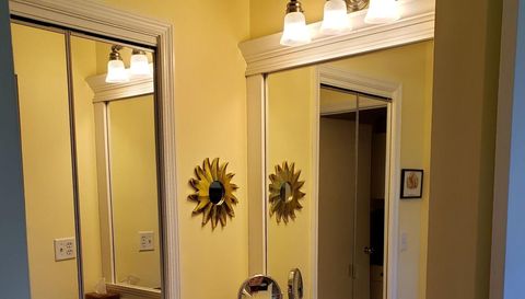 6303 SE Williamsburg Dr