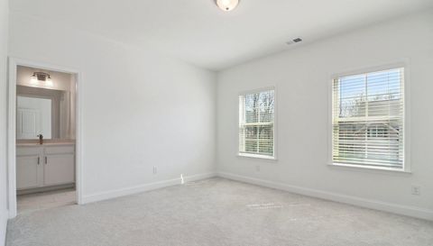 3305 Stock Saddle Pl