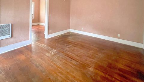 215 N Buena Vista Dr