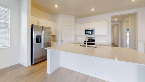 7949 LAKES EDGE LANE