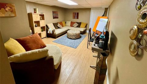 24 Meadowridge E