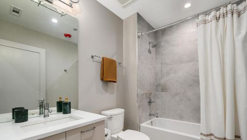 1335 N Western Avenue