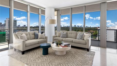 3737 Collins Ave