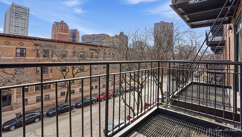 3900 N Pine Grove Avenue