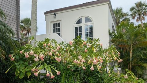 174 Avenida Menendez