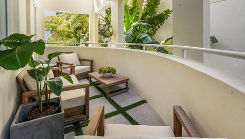 100 Collins Ave