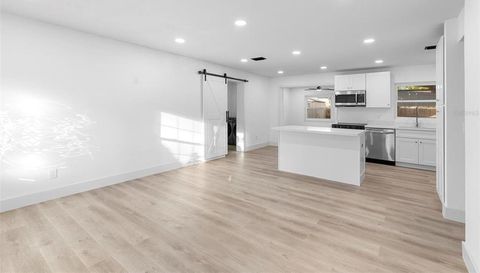 105 Clyde Ave