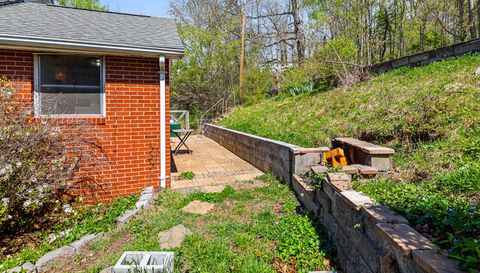 1271 Upper Brush Creek Rd