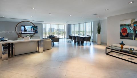 300 Sunny Isles Blvd