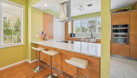 660 CEDARS COURT