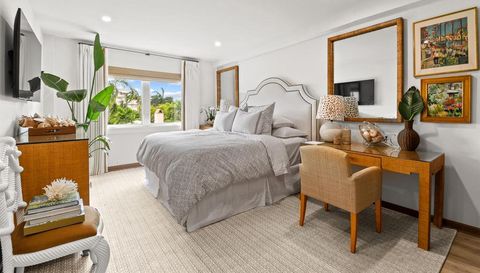 455 Australian Avenue