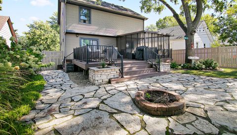 1002 Warner Avenue