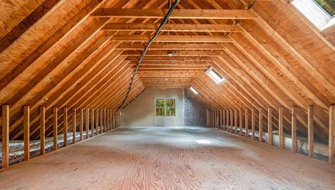 1820 Hunting Ridge Rd