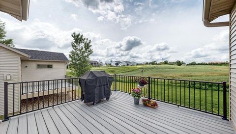 698 Shardlow Place NE